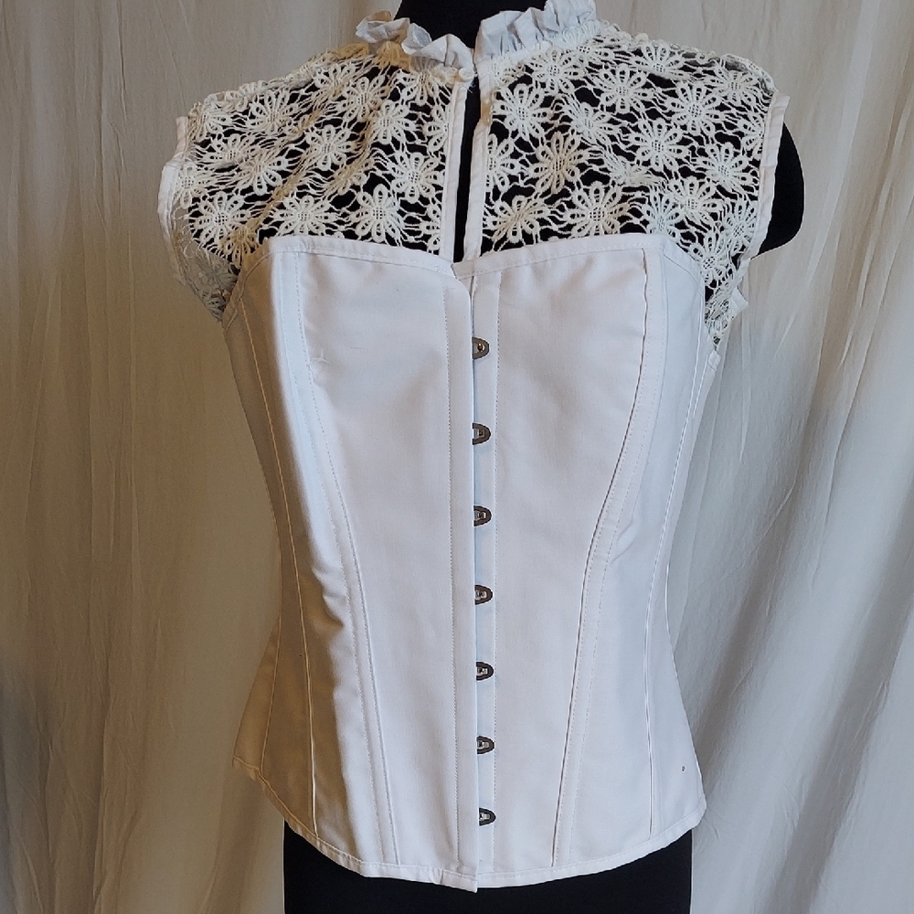 NWOT CORSET STORY White corset w/white lace embellishments Size UK20